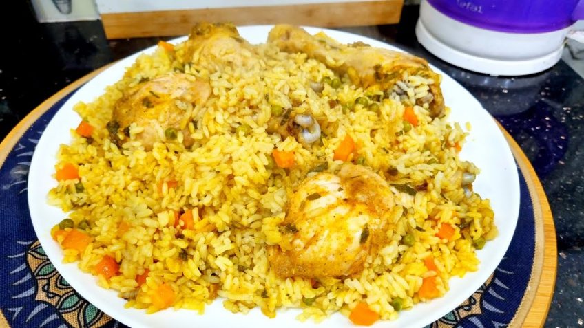 روز بالدجاج طايب في الكسكاس على طريقة أم وليد مكتوبة